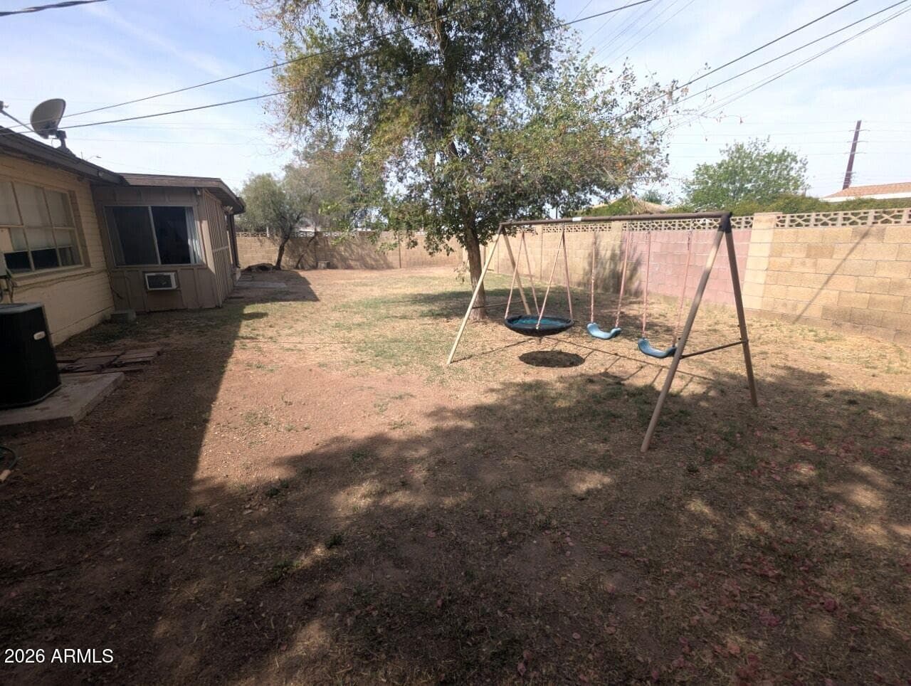 2240 W Berridge Ln — photo 30