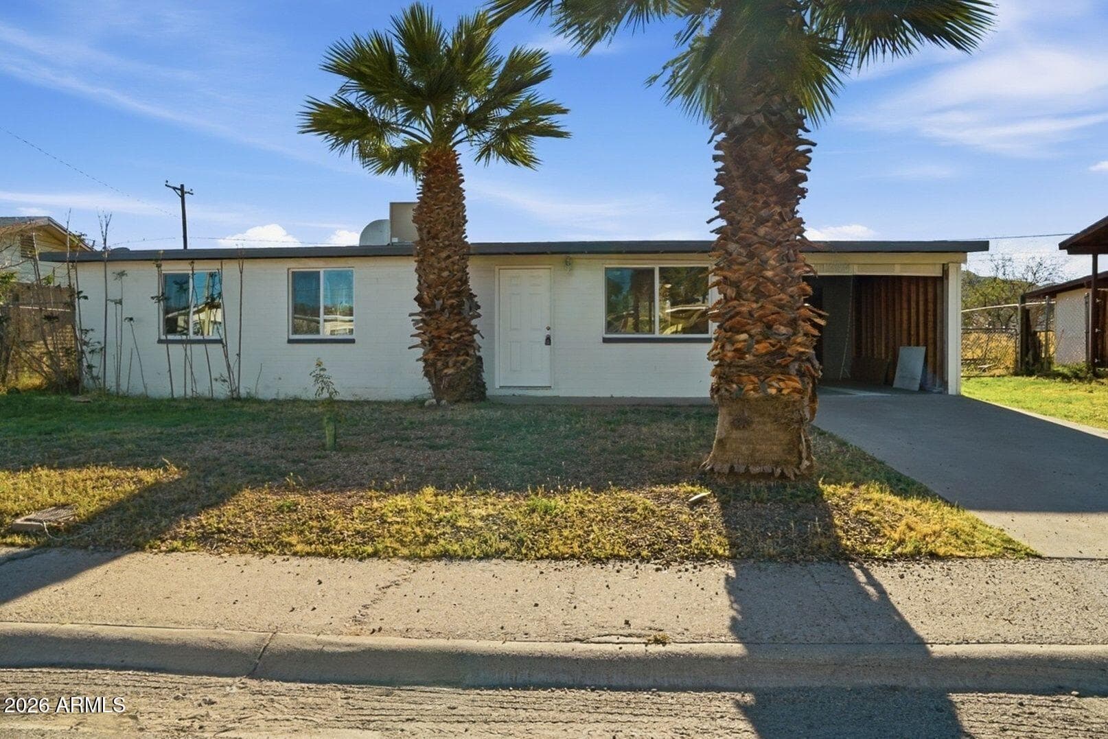 427 W Greenwich Rd — photo 1
