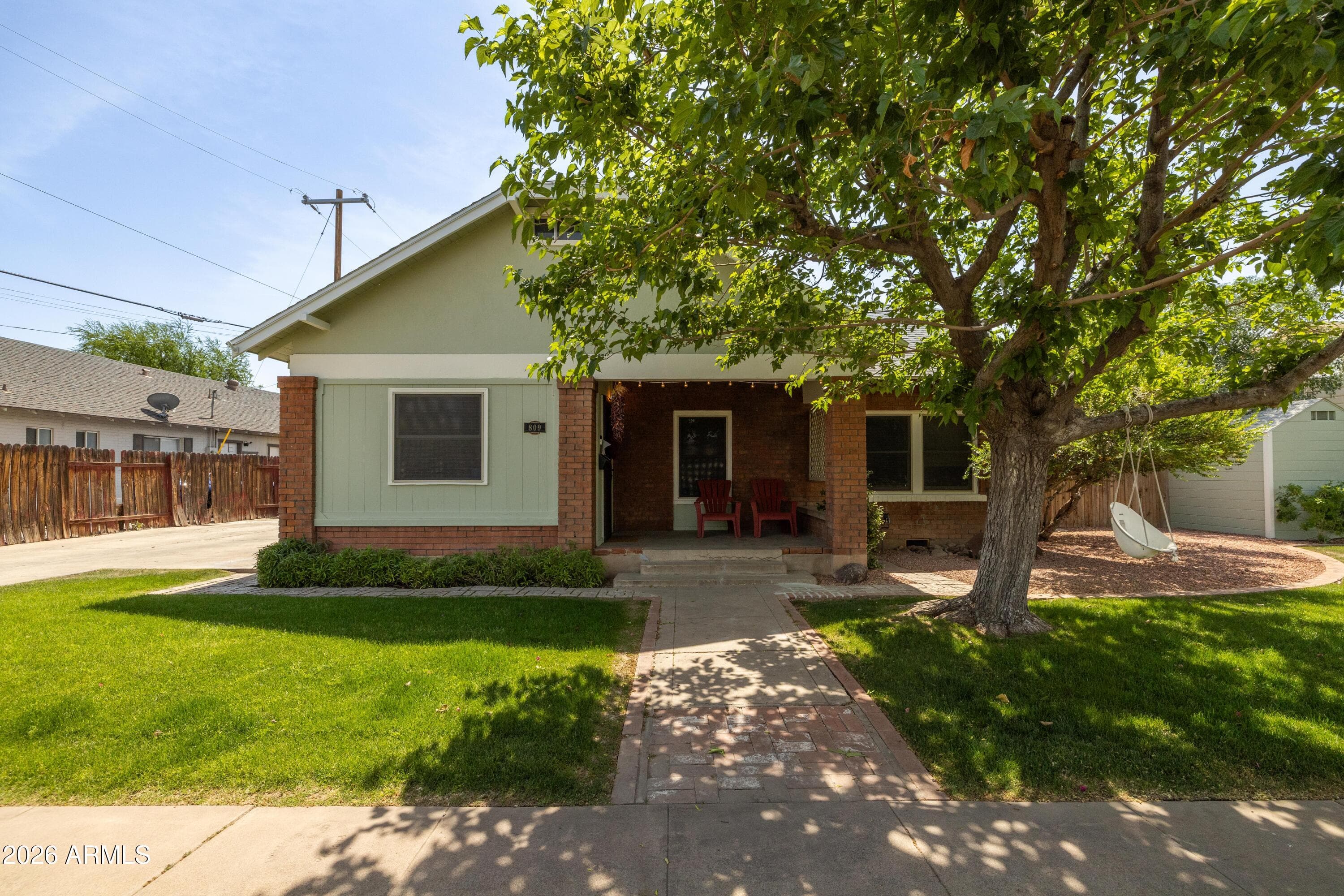809 E Sheridan St — photo 1