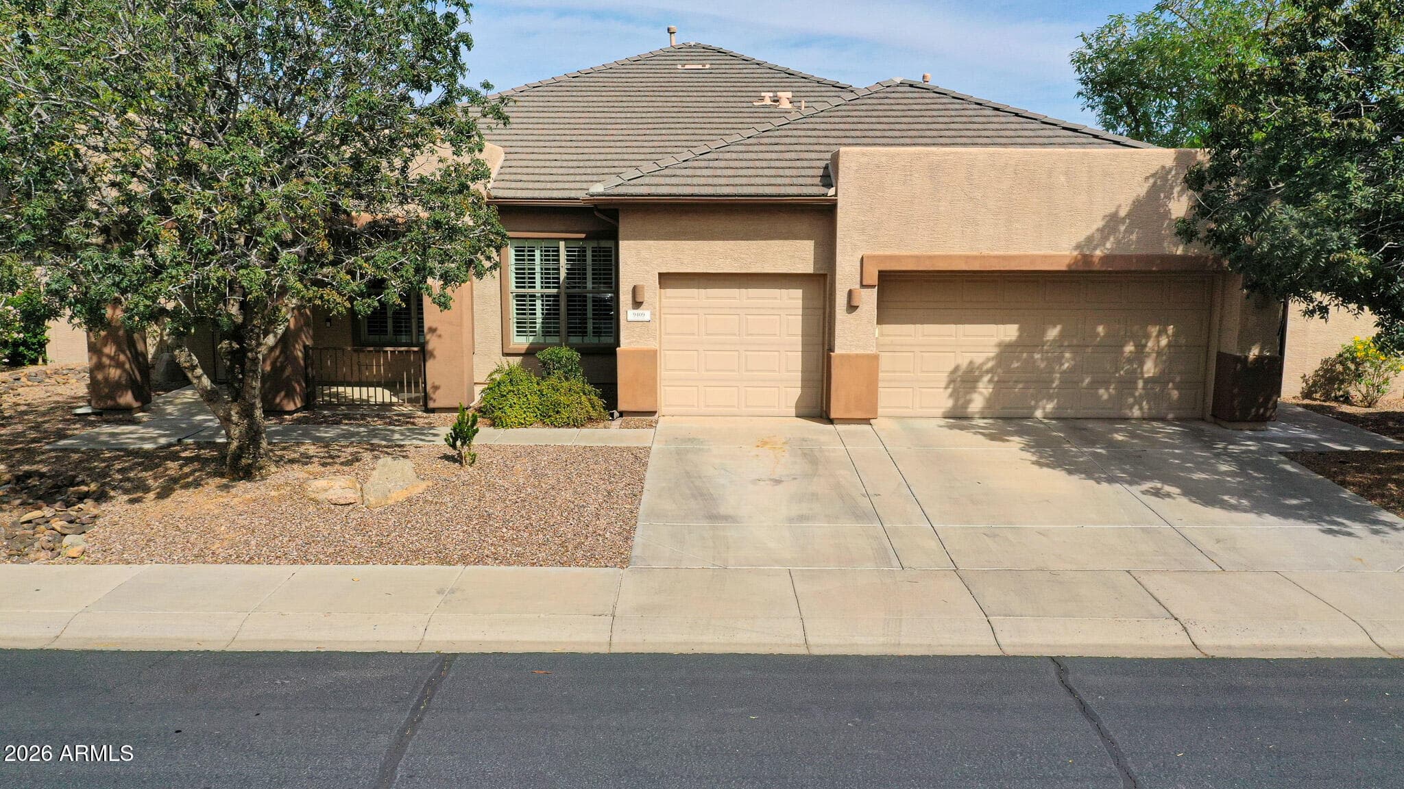 9409 S 43rd Dr — photo 1