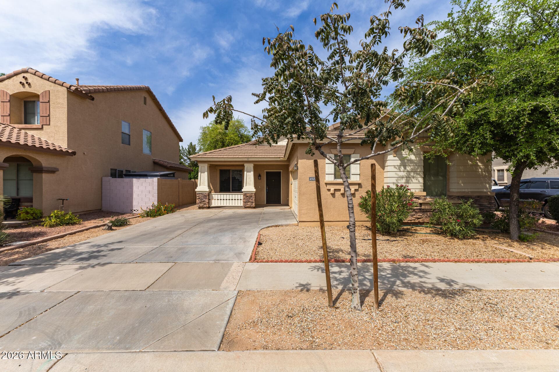4502 E Oxford Ln — photo 2