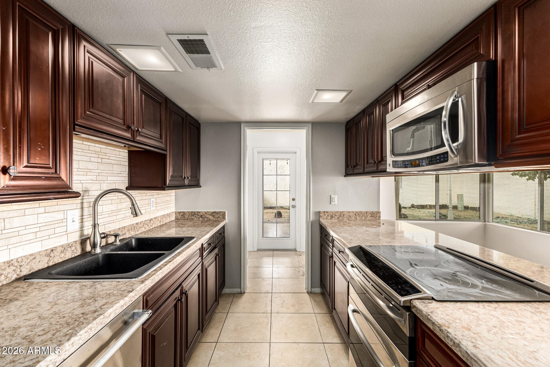 3108 W Clinton St — photo 1