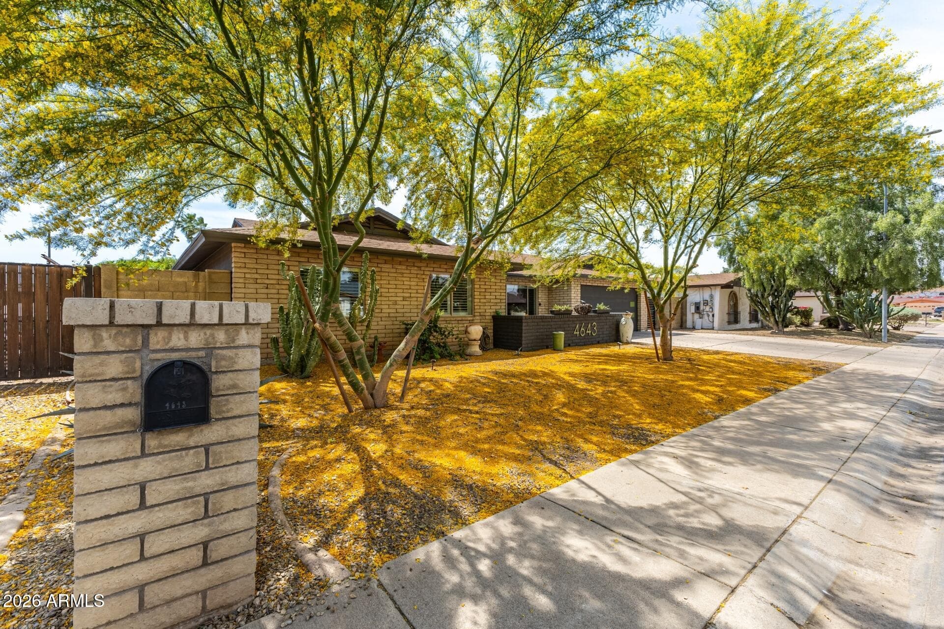 4643 W Townley Ave — photo 2