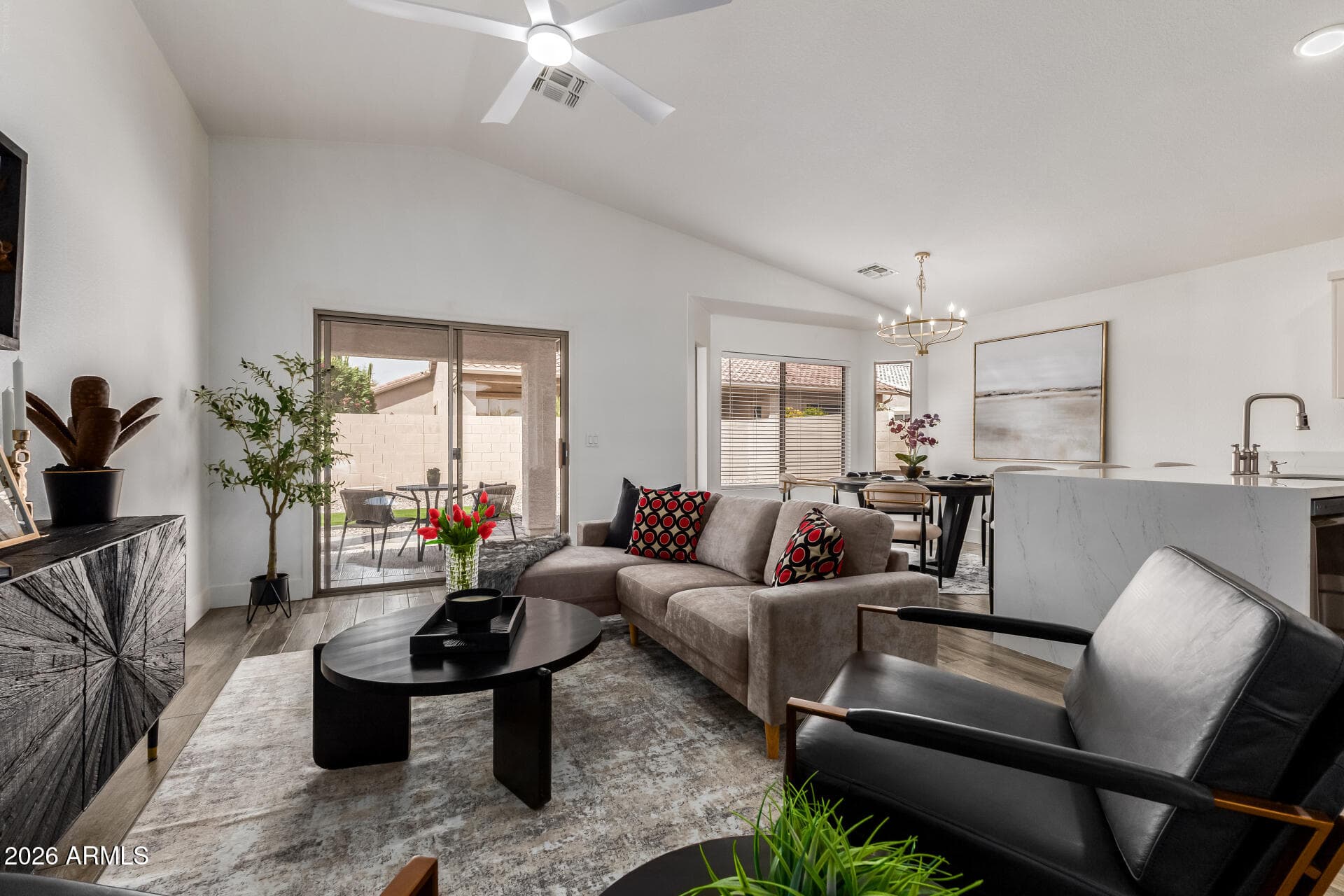 4624 E Alfalfa Dr — photo 2