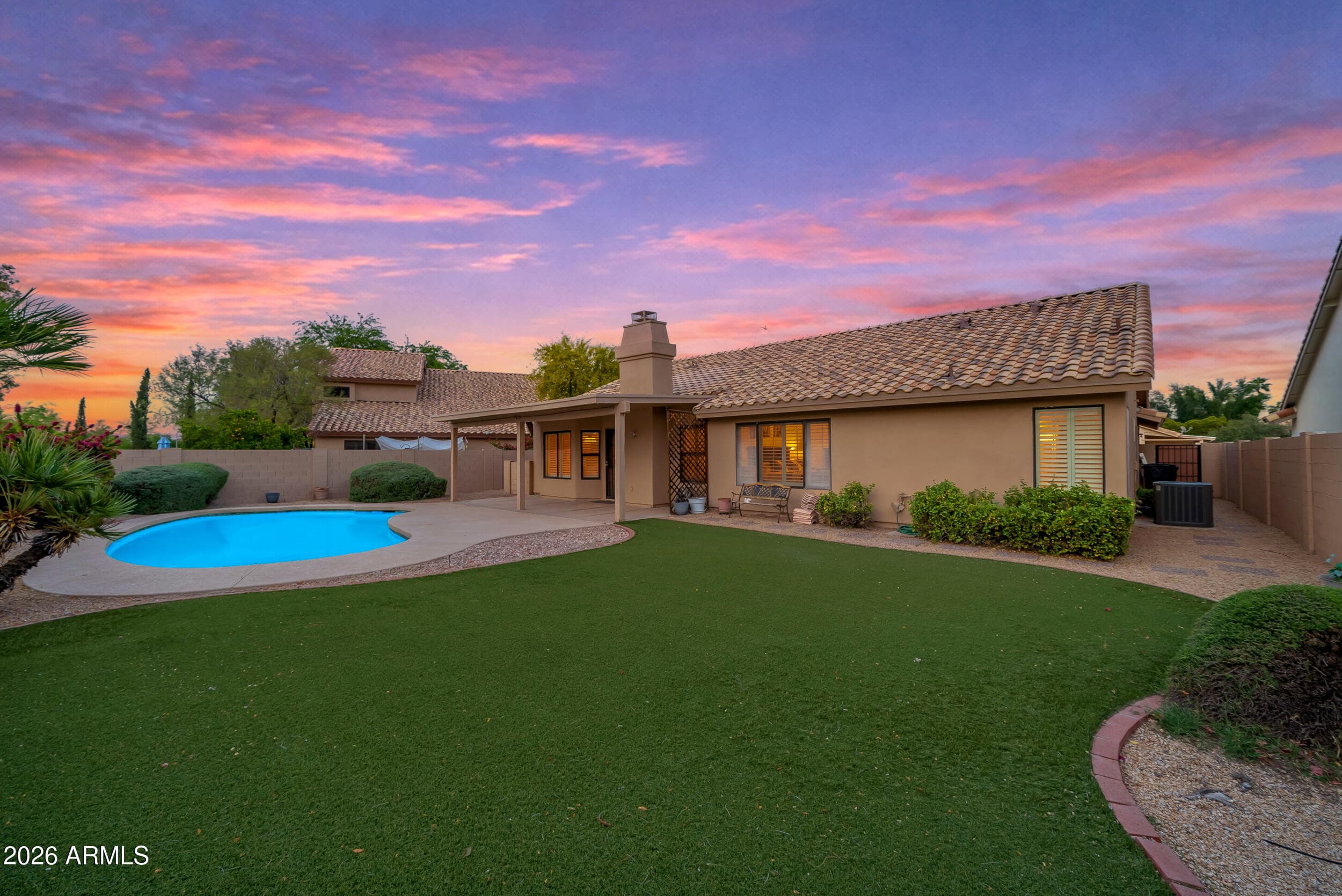 1366 N Laveen Dr — photo 1