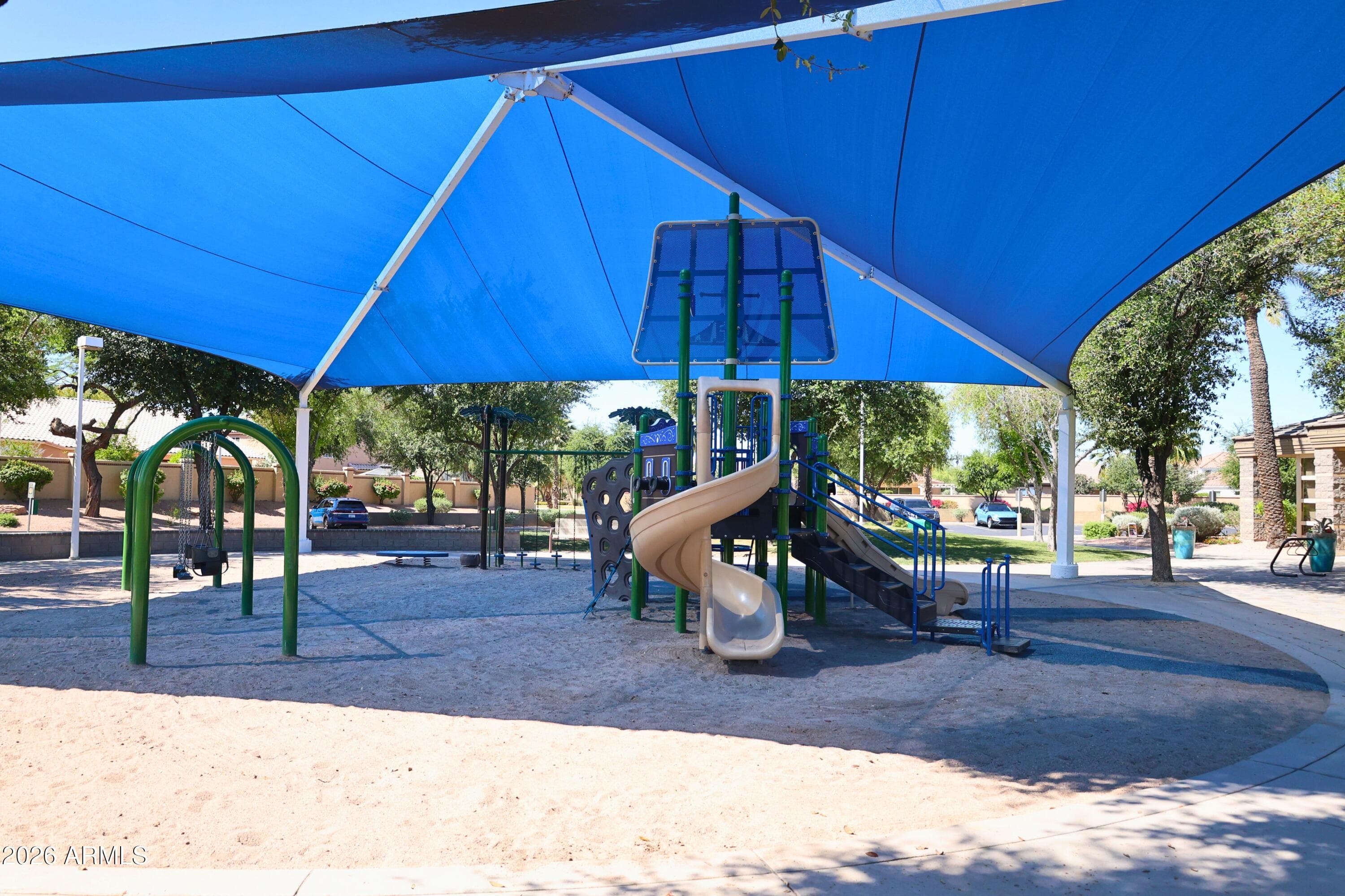 1209 W Royal Palms Ct — photo 32