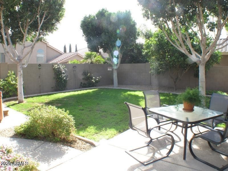 6981 W Melinda Ln — photo 2