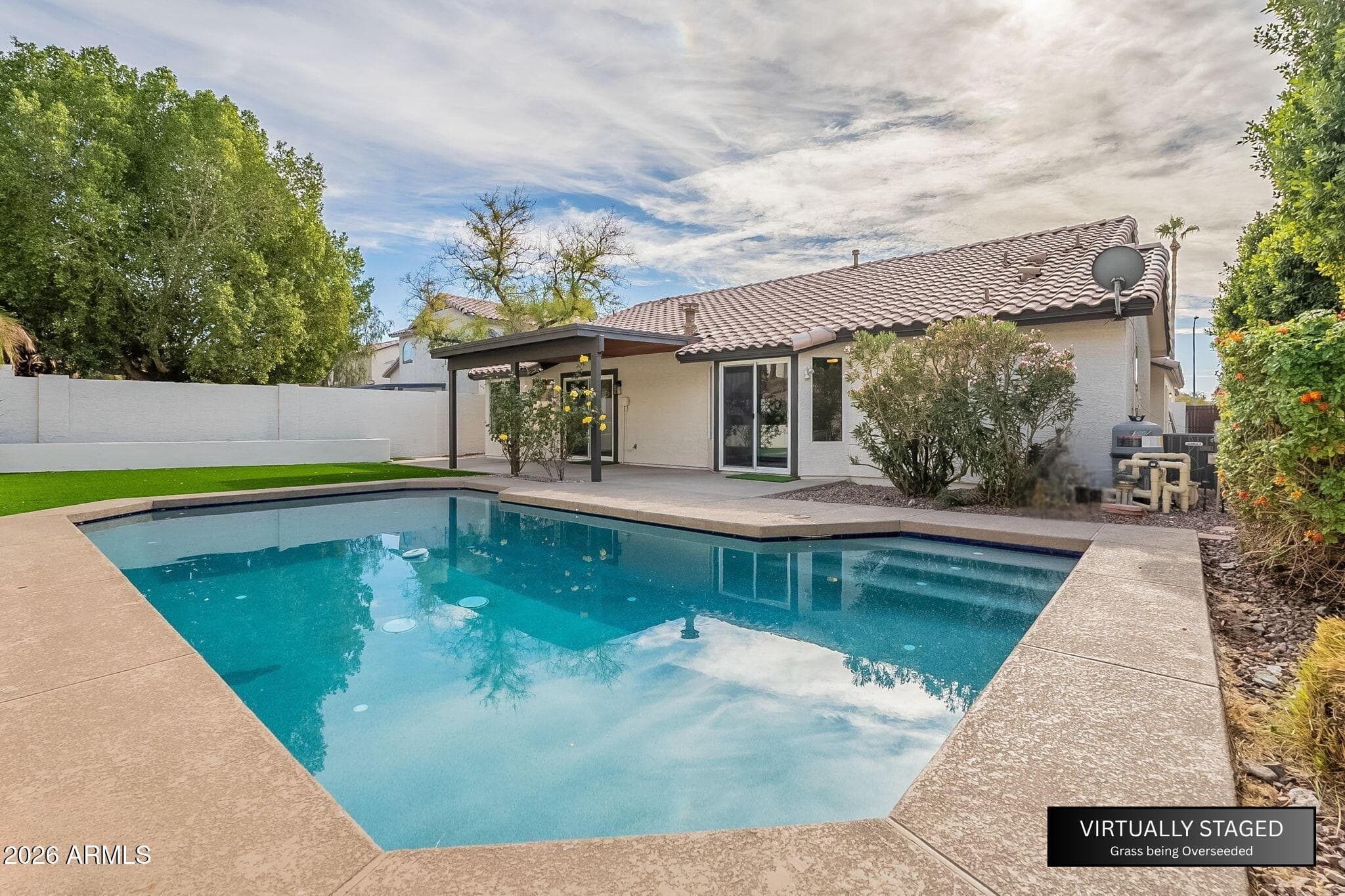 1436 E Charleston Ave — photo 2