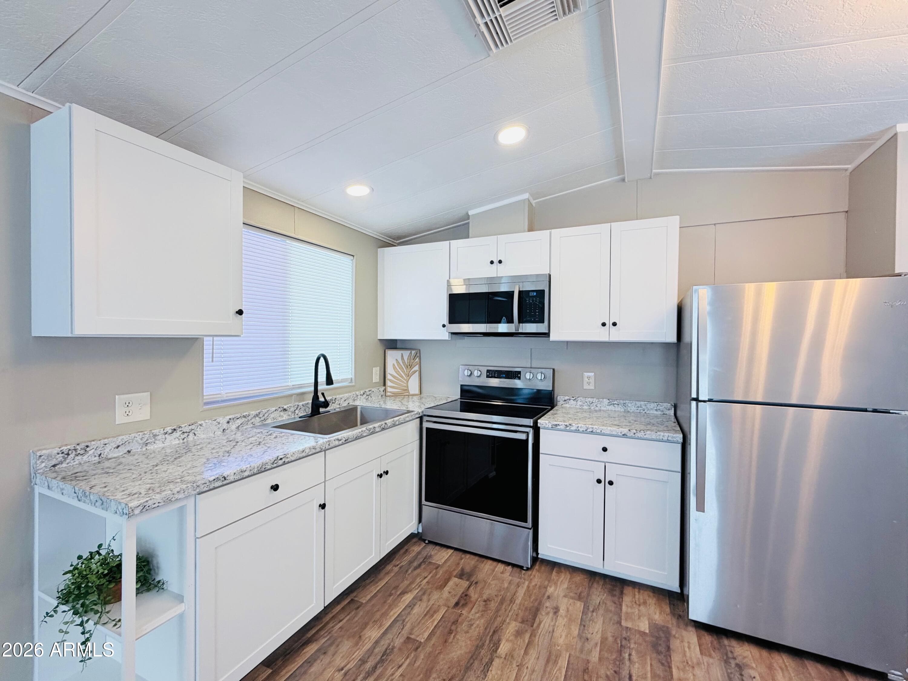 1770 N Valley Dr 19 — photo 12