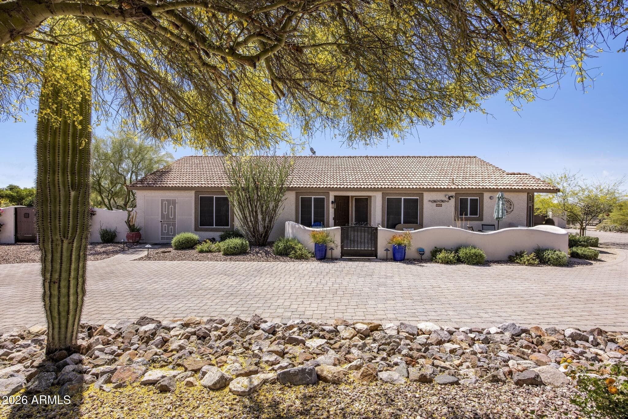 6905 E Dale Ln — photo 1