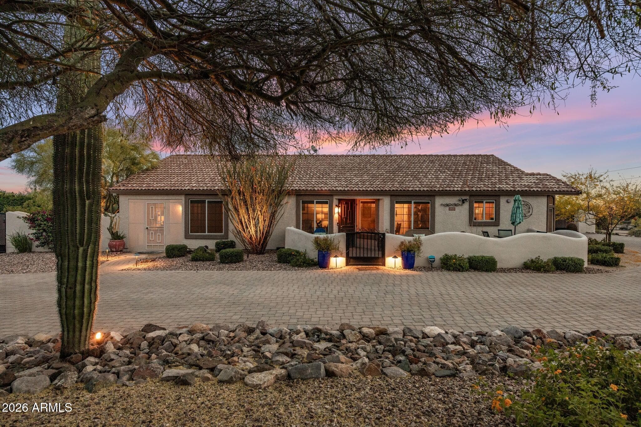 6905 E Dale Ln — photo 2