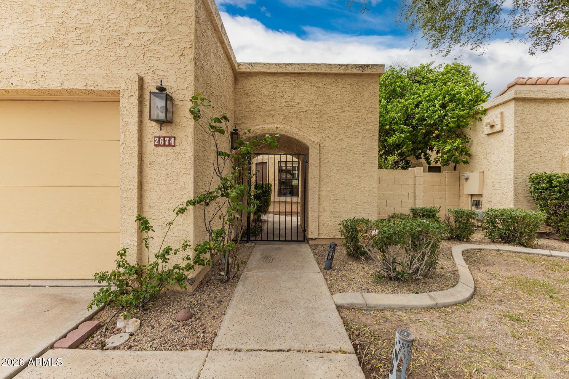 2674 N El Dorado Dr — photo 2