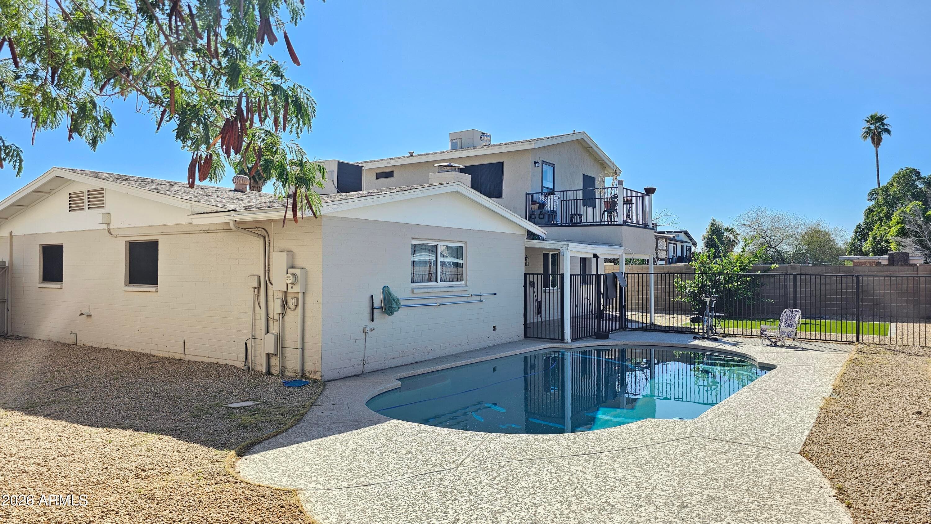 4518 W Paradise Dr — photo 1