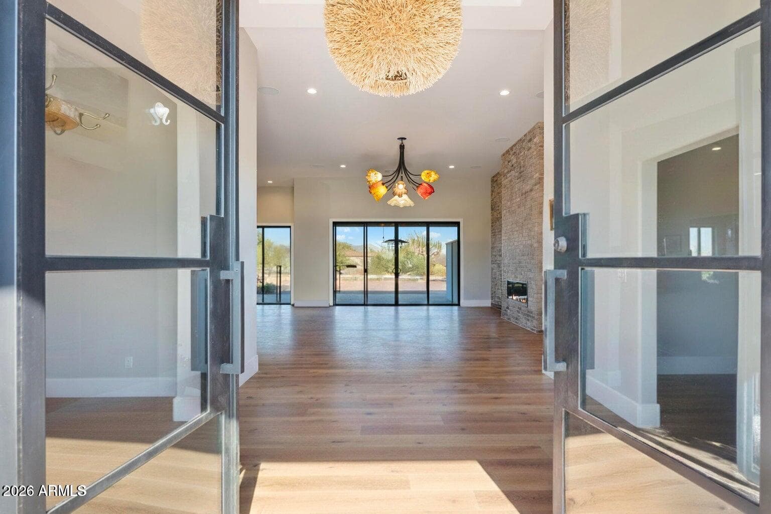 13936 E Dyer Ln — photo 2