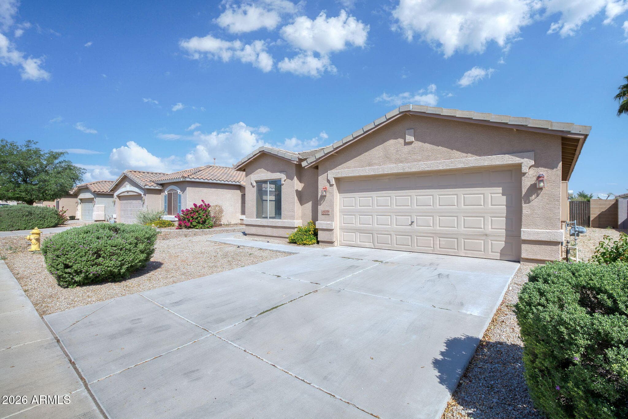 42394 W Oakland Dr — photo 2