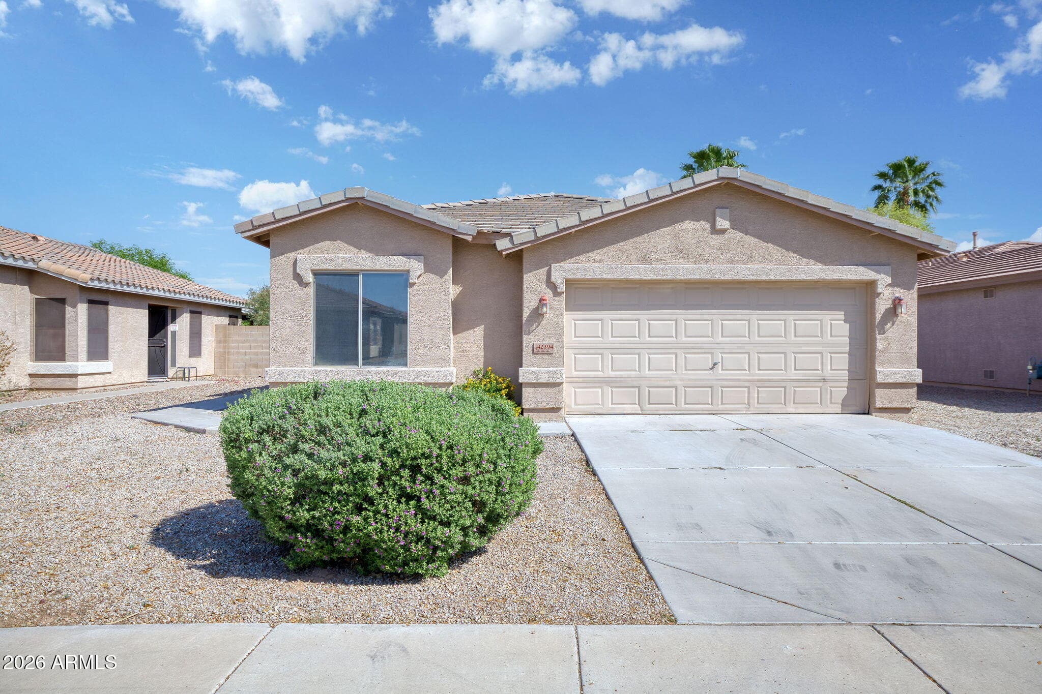 42394 W Oakland Dr — photo 1