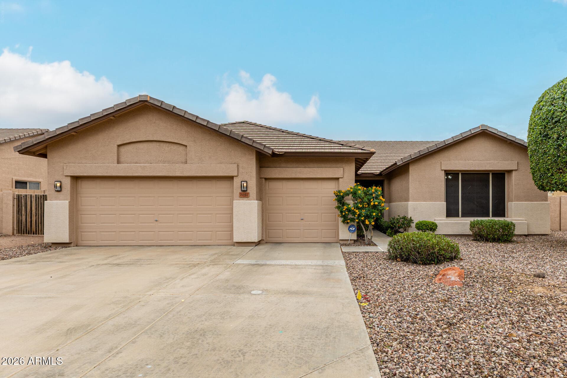 7041 W Greenbriar Dr — photo 2