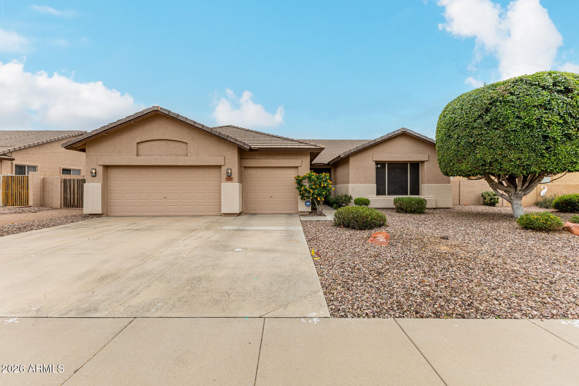 7041 W Greenbriar Dr — photo 1