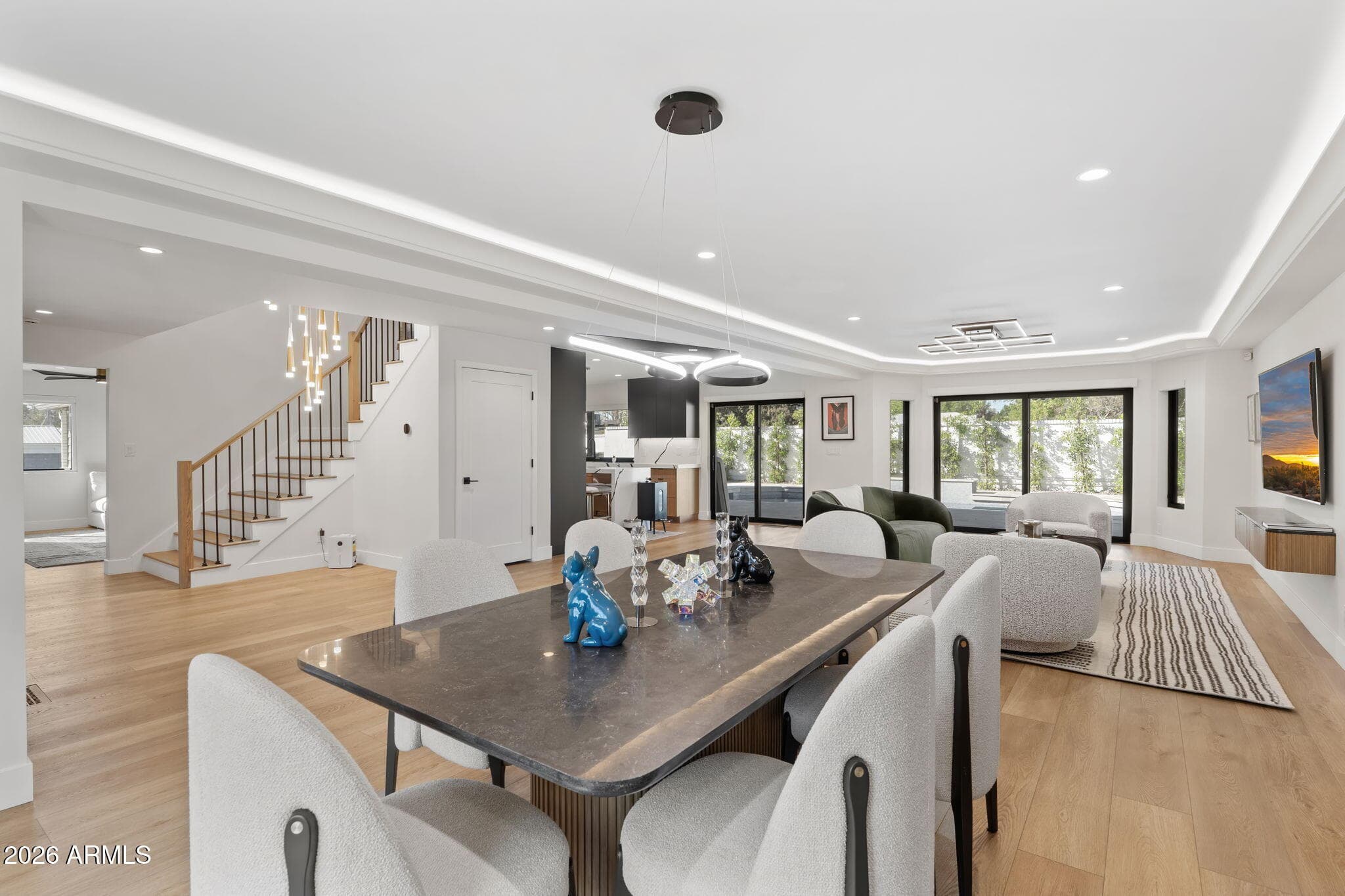 910 E Kaler Dr — photo 1