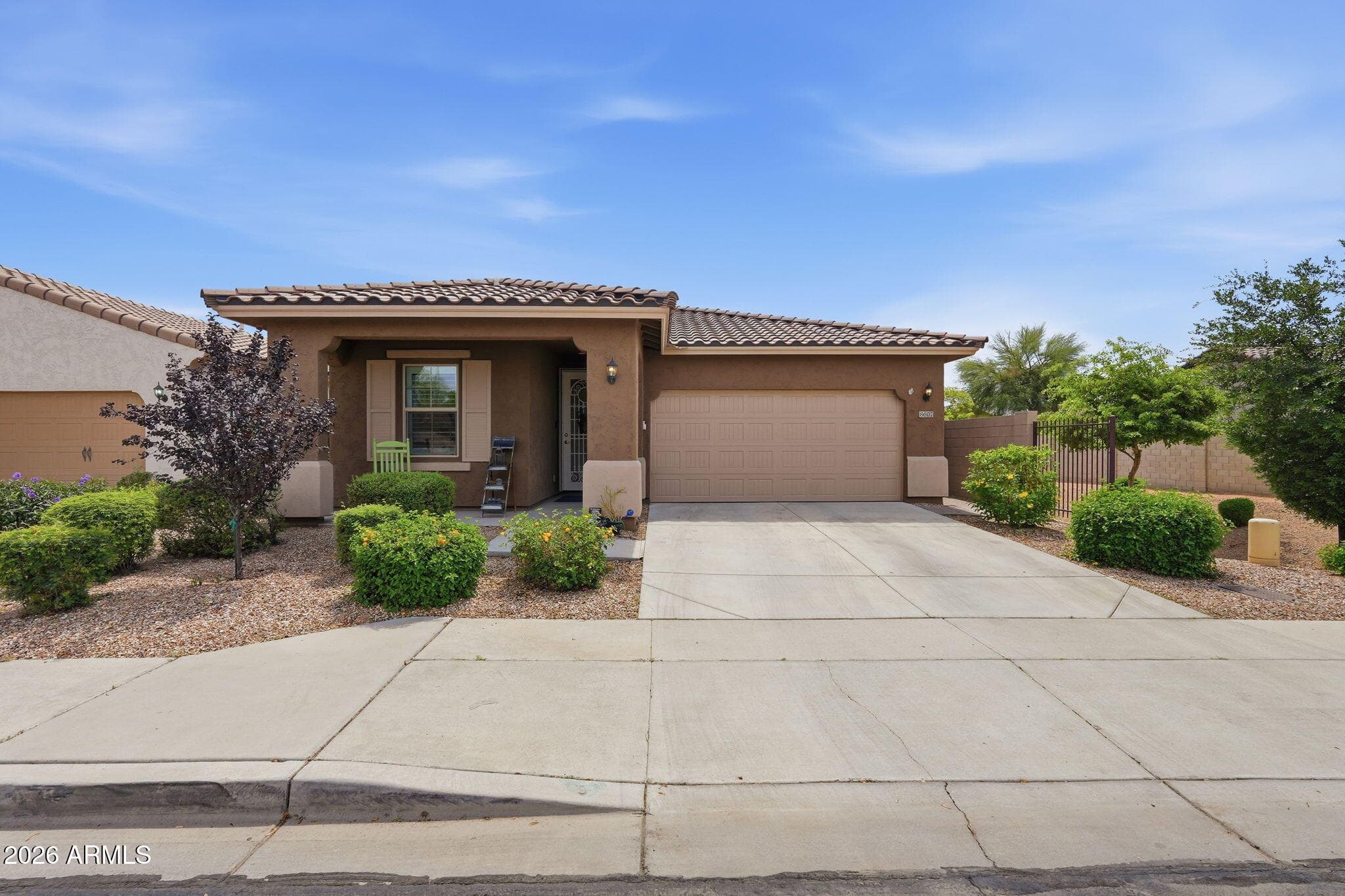 8607 E Desert Ln — photo 1