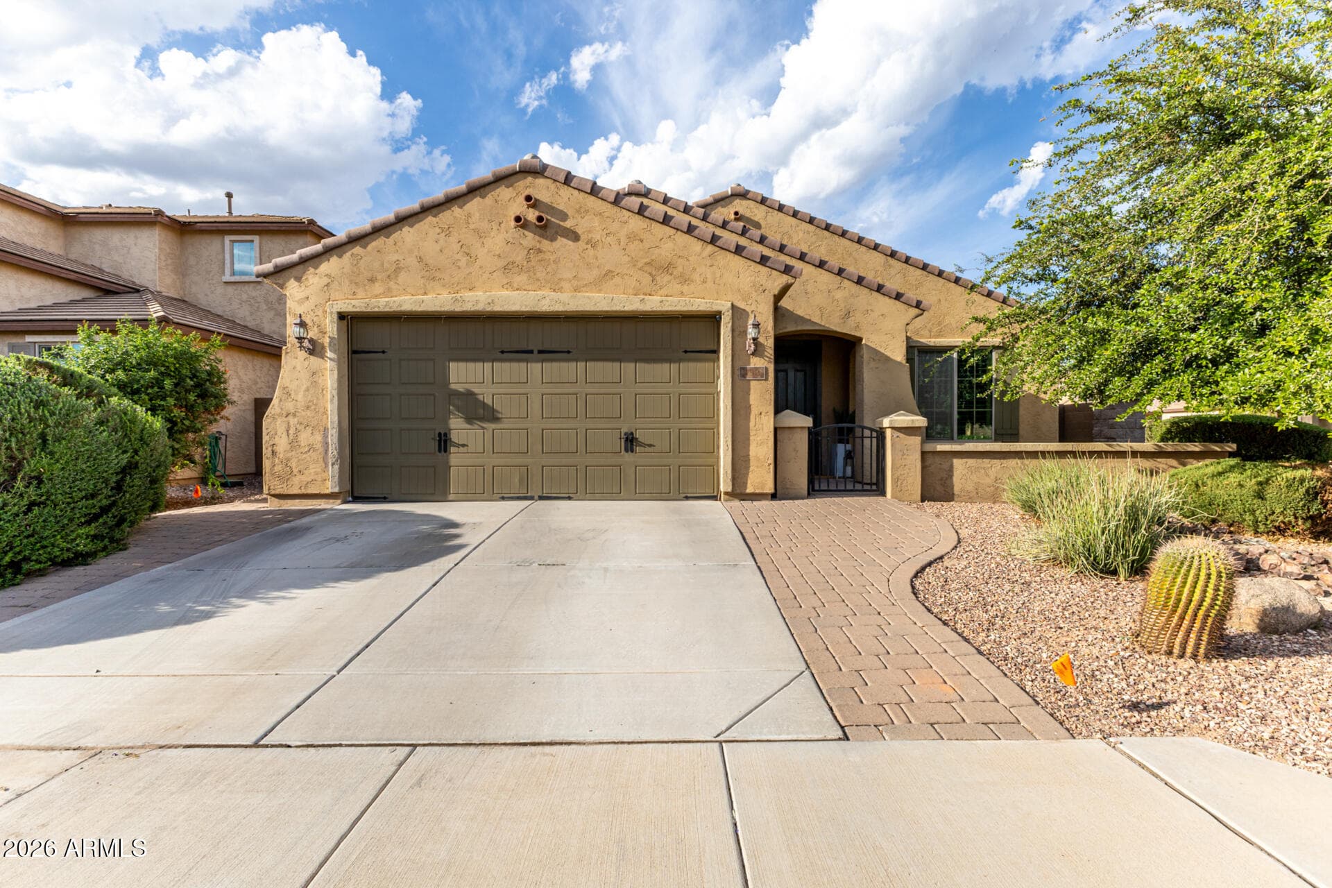 152 W Rosemary Dr — photo 1