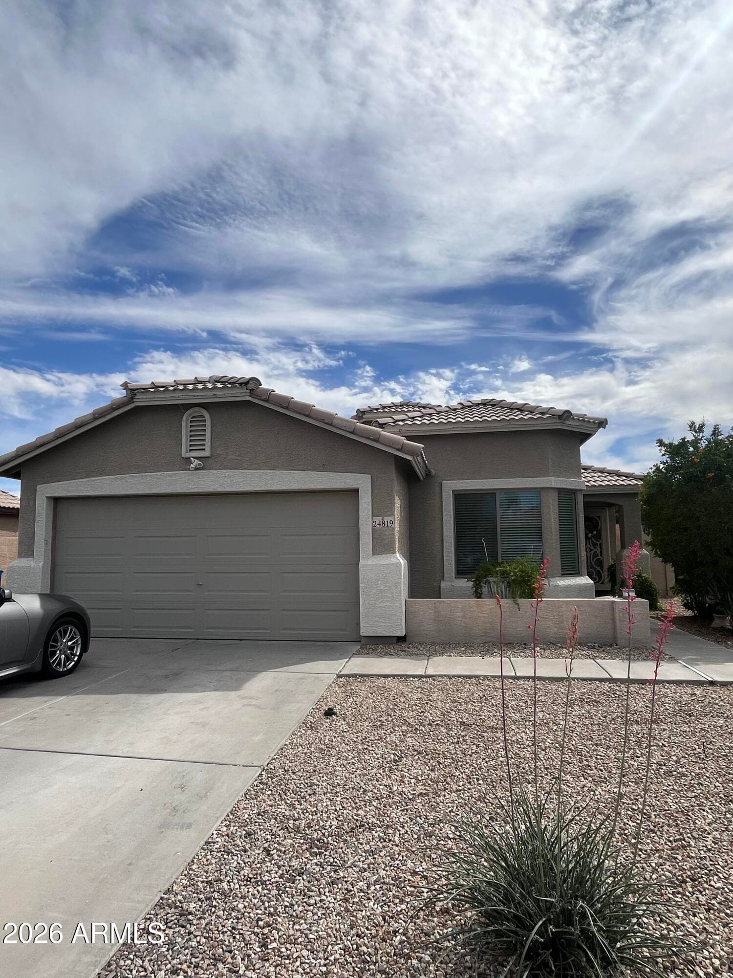 24819 W WAYLAND DR - Photo 1