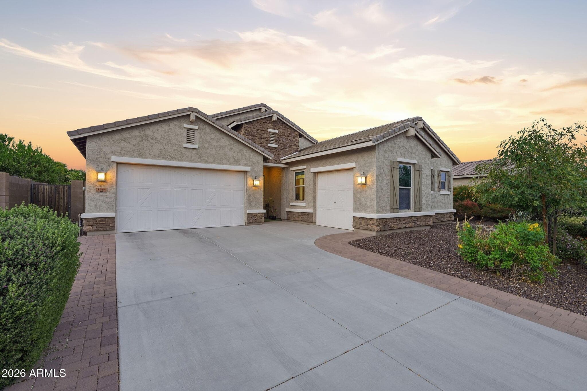 9364 W Cashman Dr — photo 1