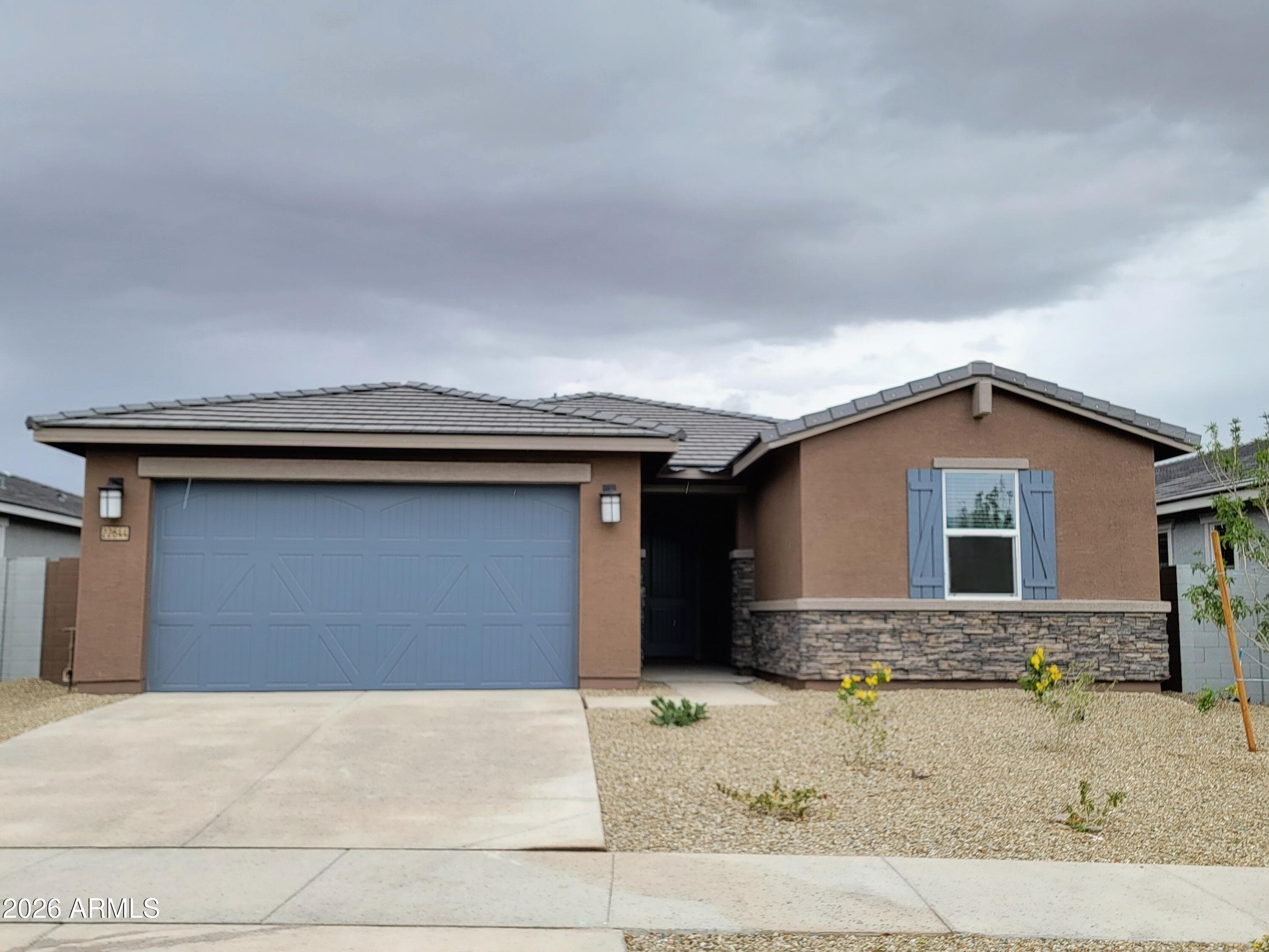 22644 W Pontiac Dr — photo 1