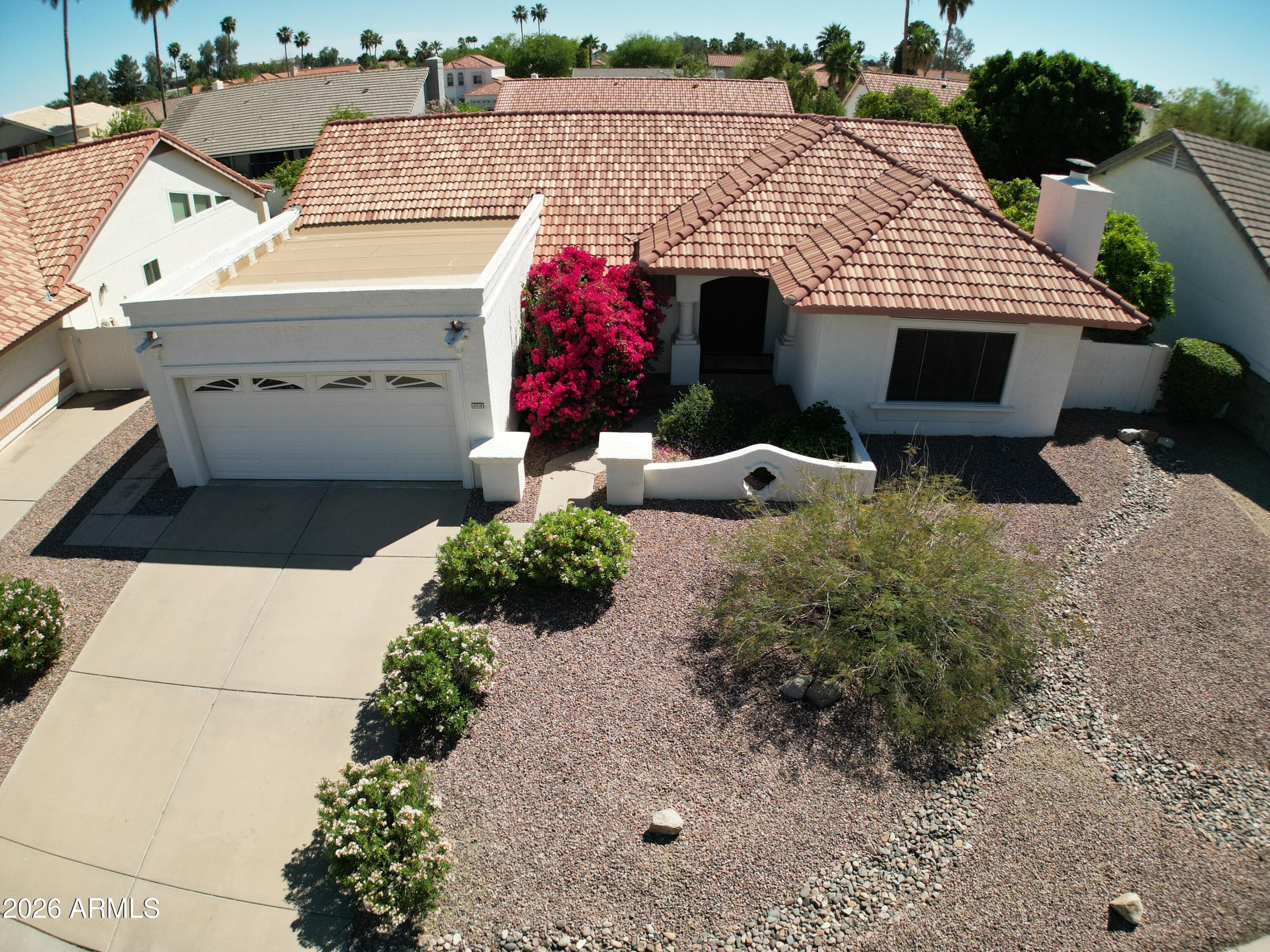 6719 W Kerry Ln — photo 1