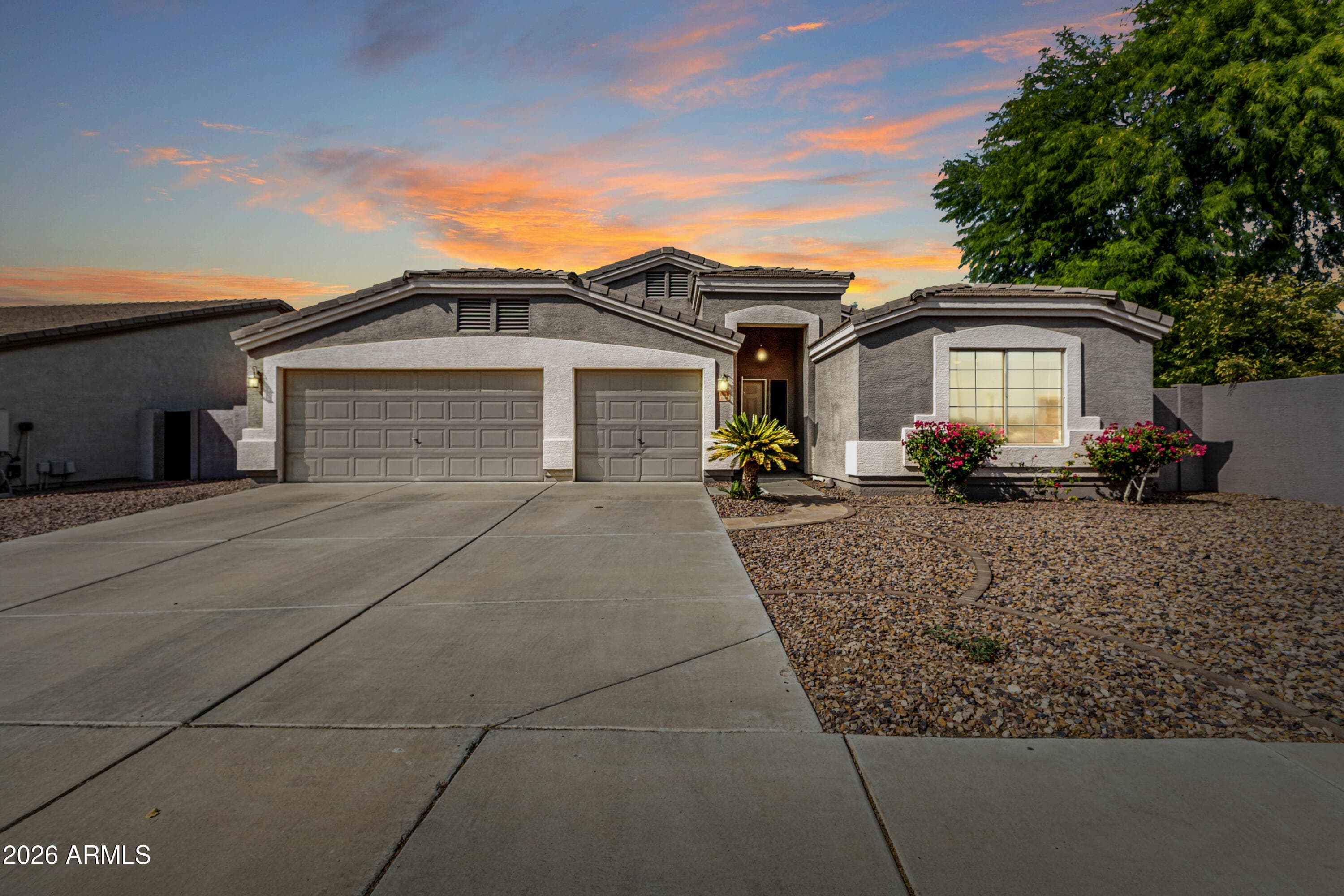 8308 W Berridge Ln — photo 1