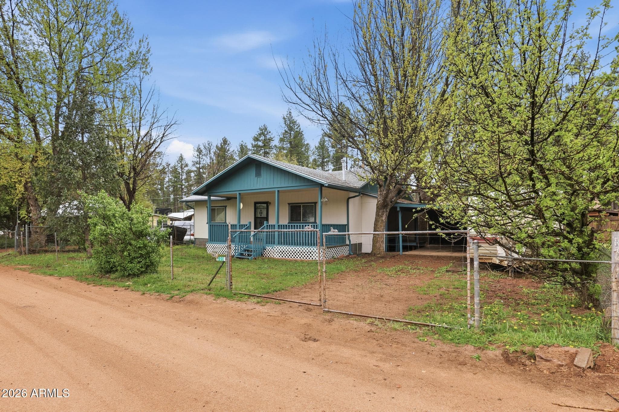 223 W Thompson Rd — photo 1