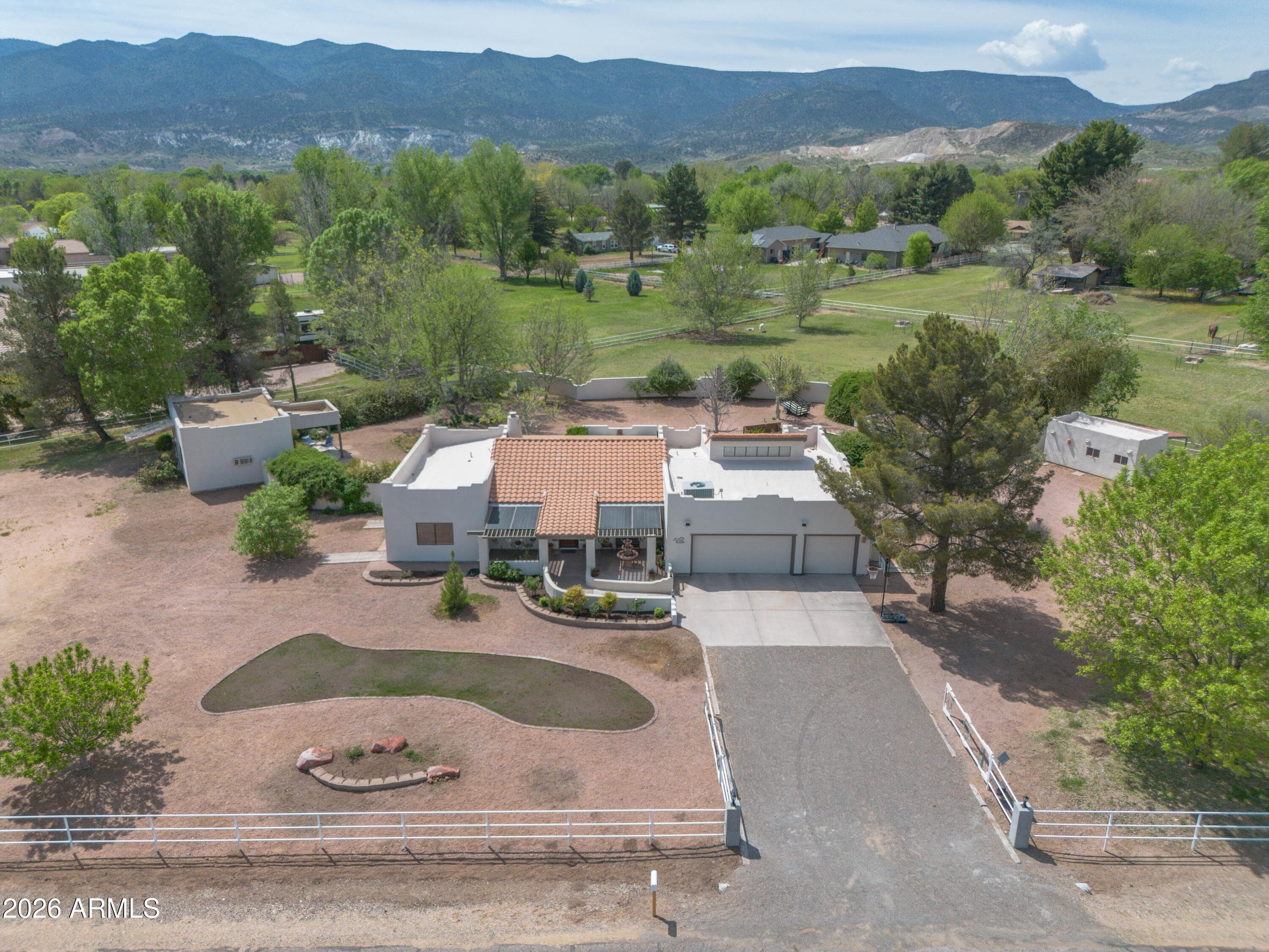 1150 S Rio Verde Ln — photo 2