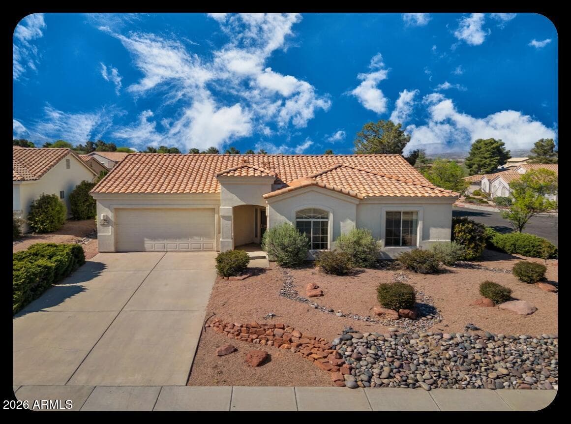 1540 E Crestview Dr — photo 1