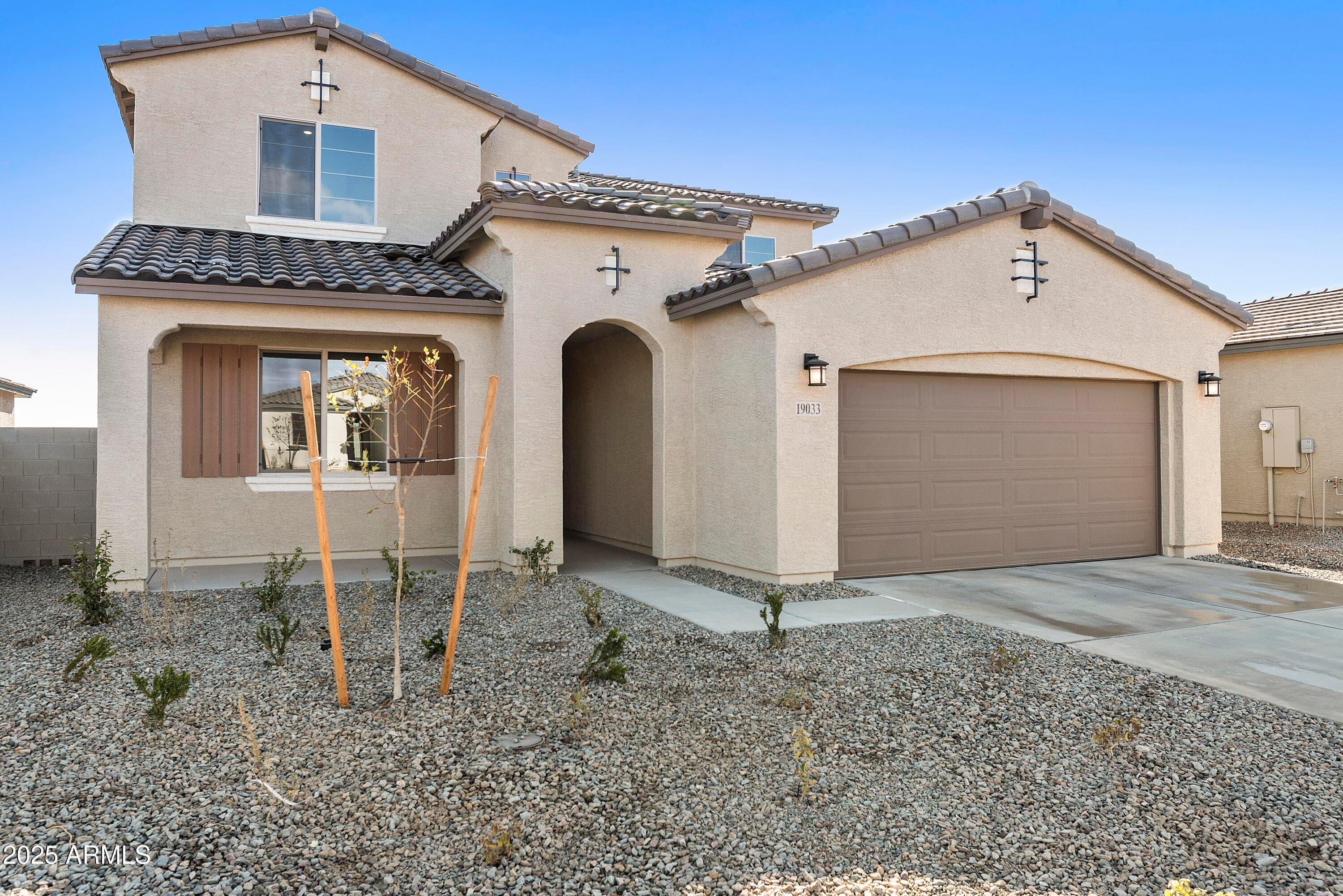 19033 W Rose Ln — photo 1