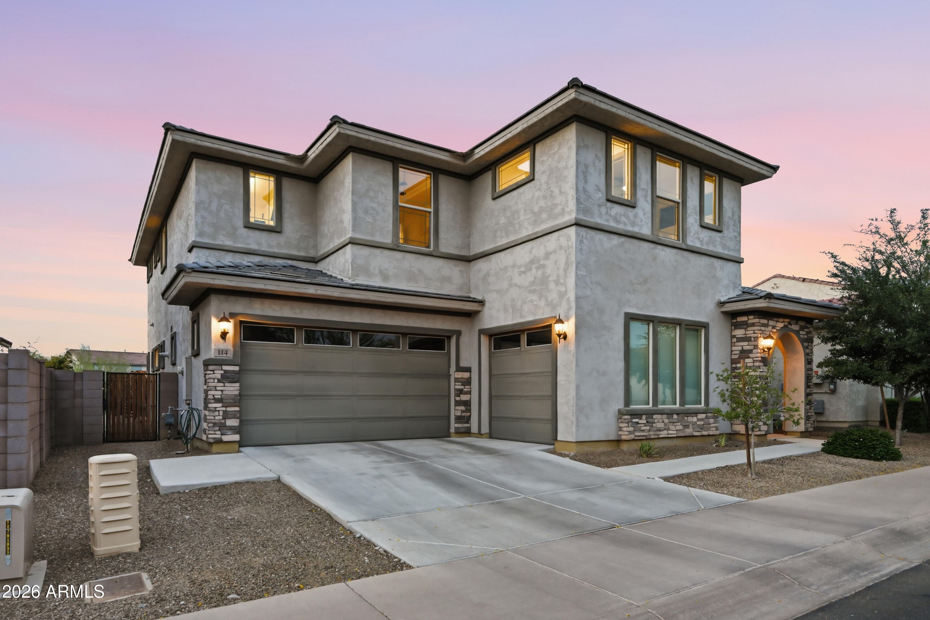 114 E Pasaro Dr — photo 1