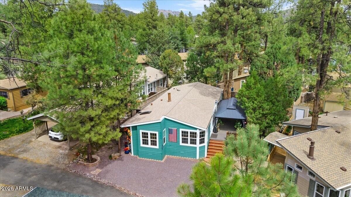 121 BRIAR ST - Photo 1