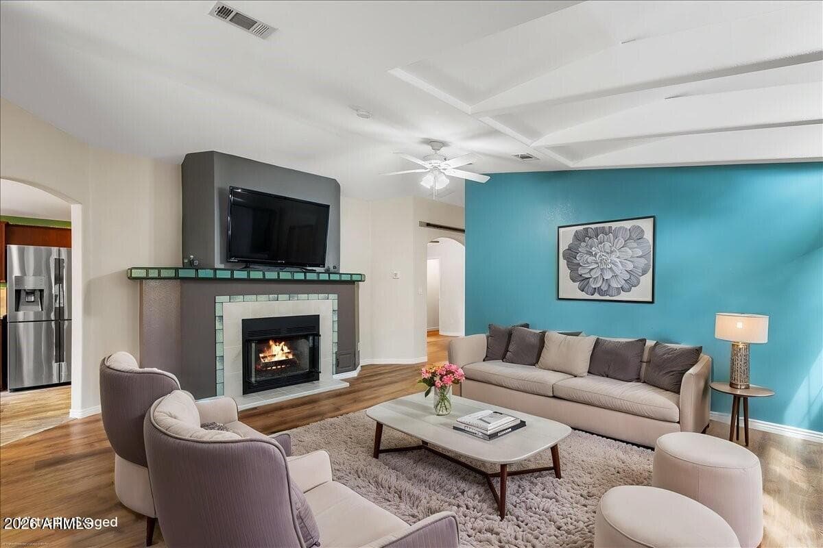121 BRIAR ST - Photo 2