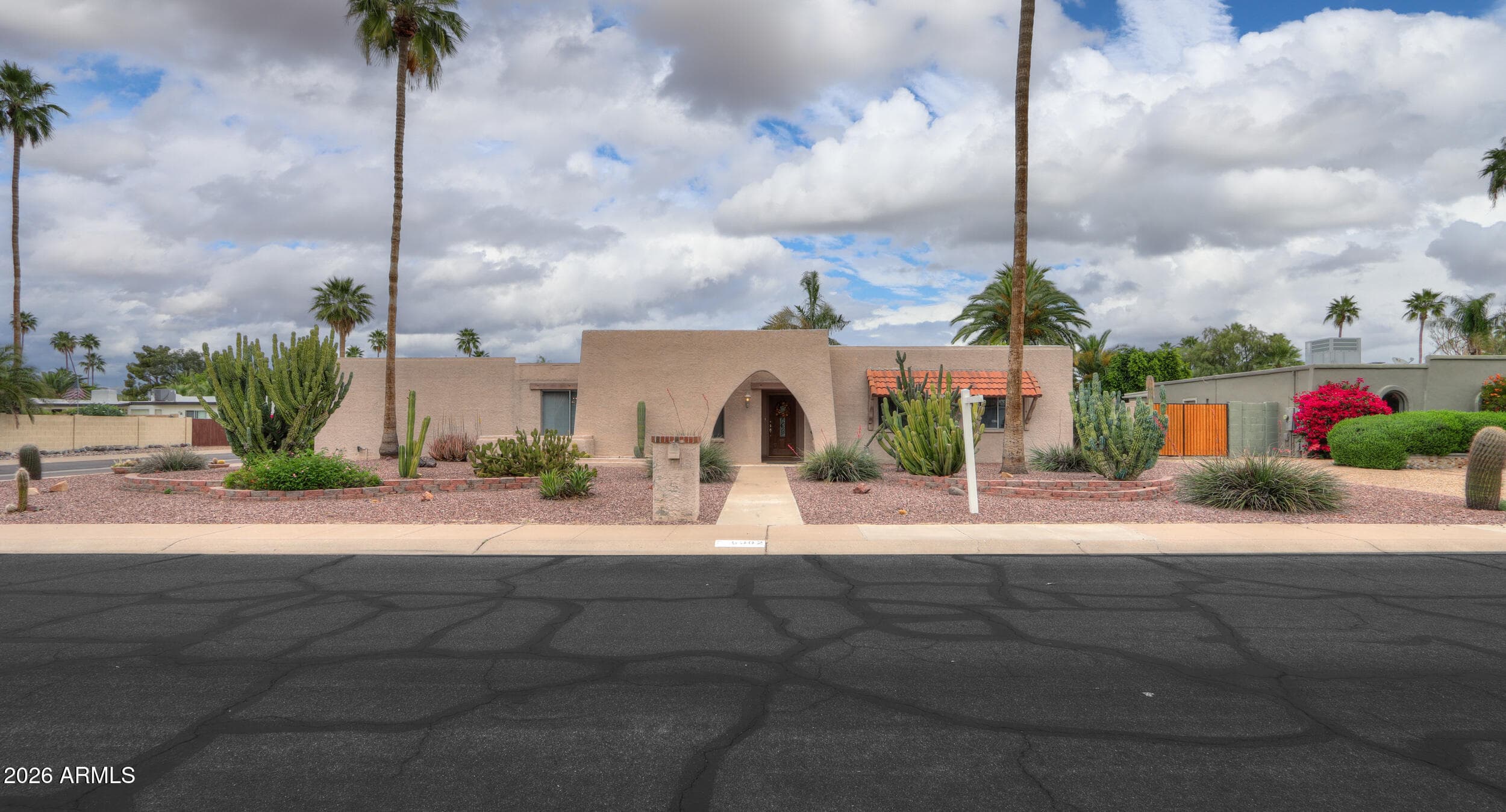 6902 E Sheena Dr — photo 1