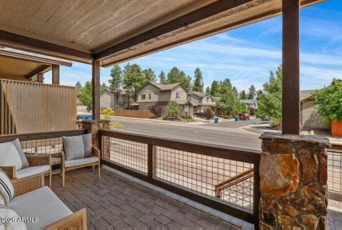 2876 W Presidio Dr — photo 2