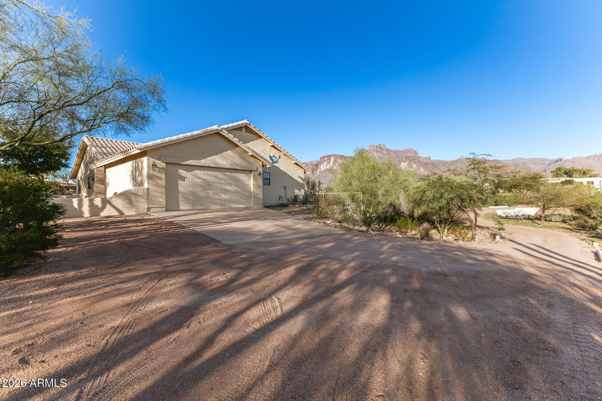 368 N Mountain View Rd — photo 1