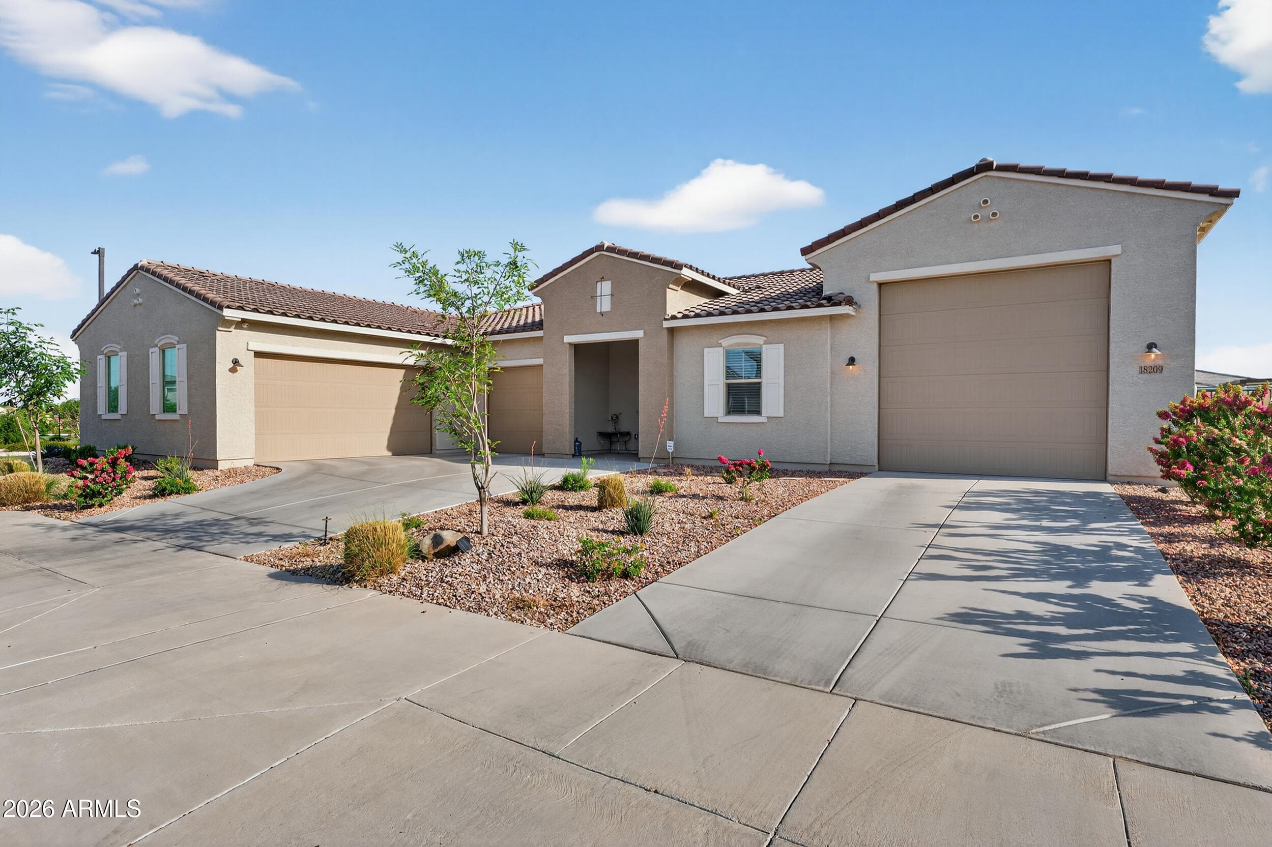 18209 W Colter St — photo 1