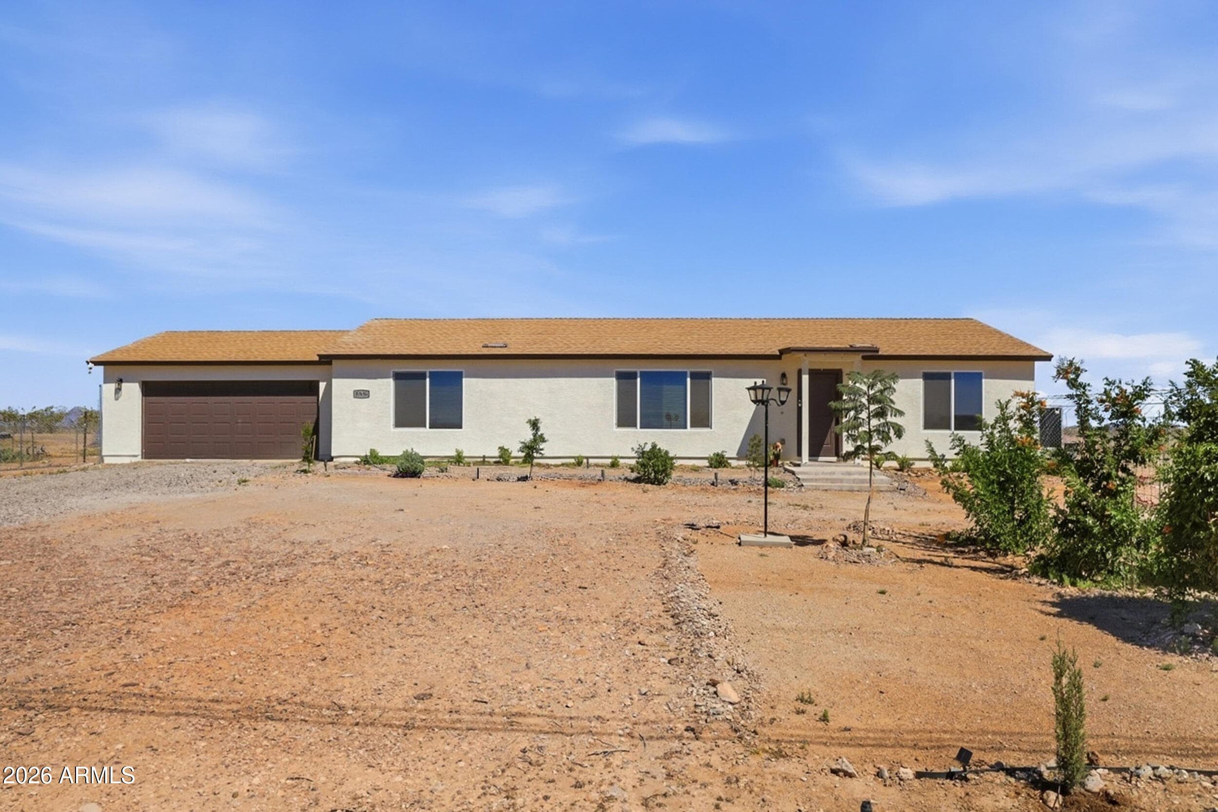 37636 W Minnezona Ave — photo 2