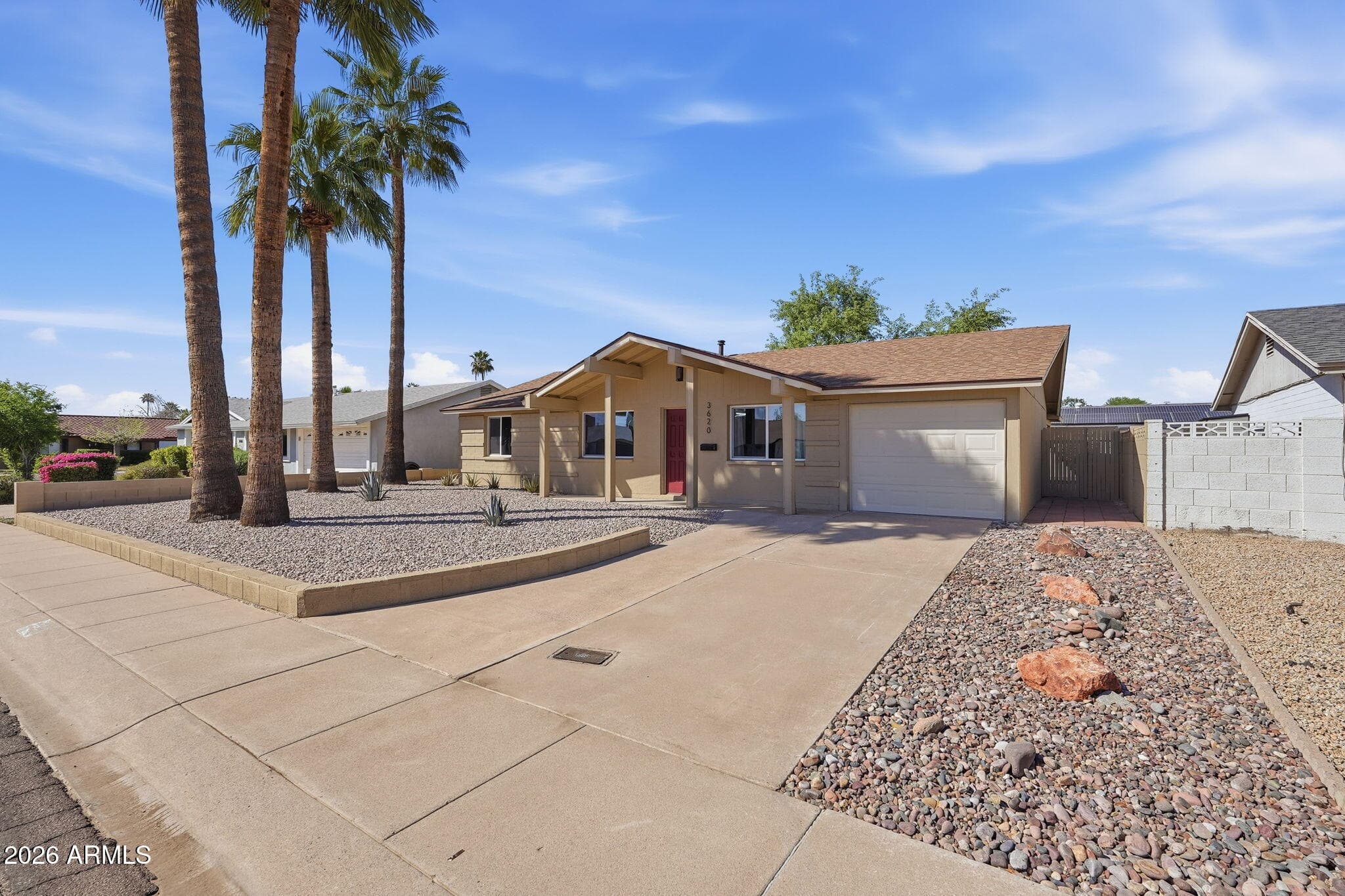 3620 E Ludlow Dr — photo 2