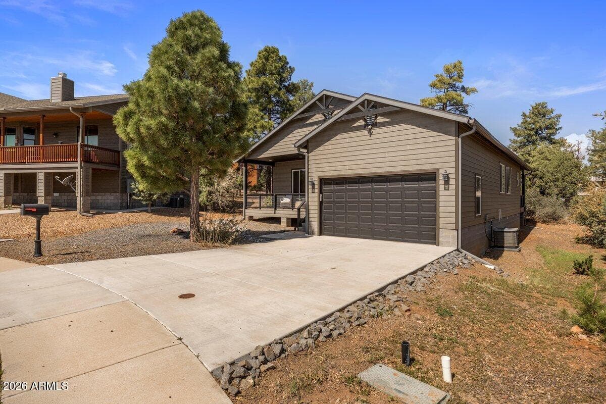 321 W OWENS ST - Photo 3