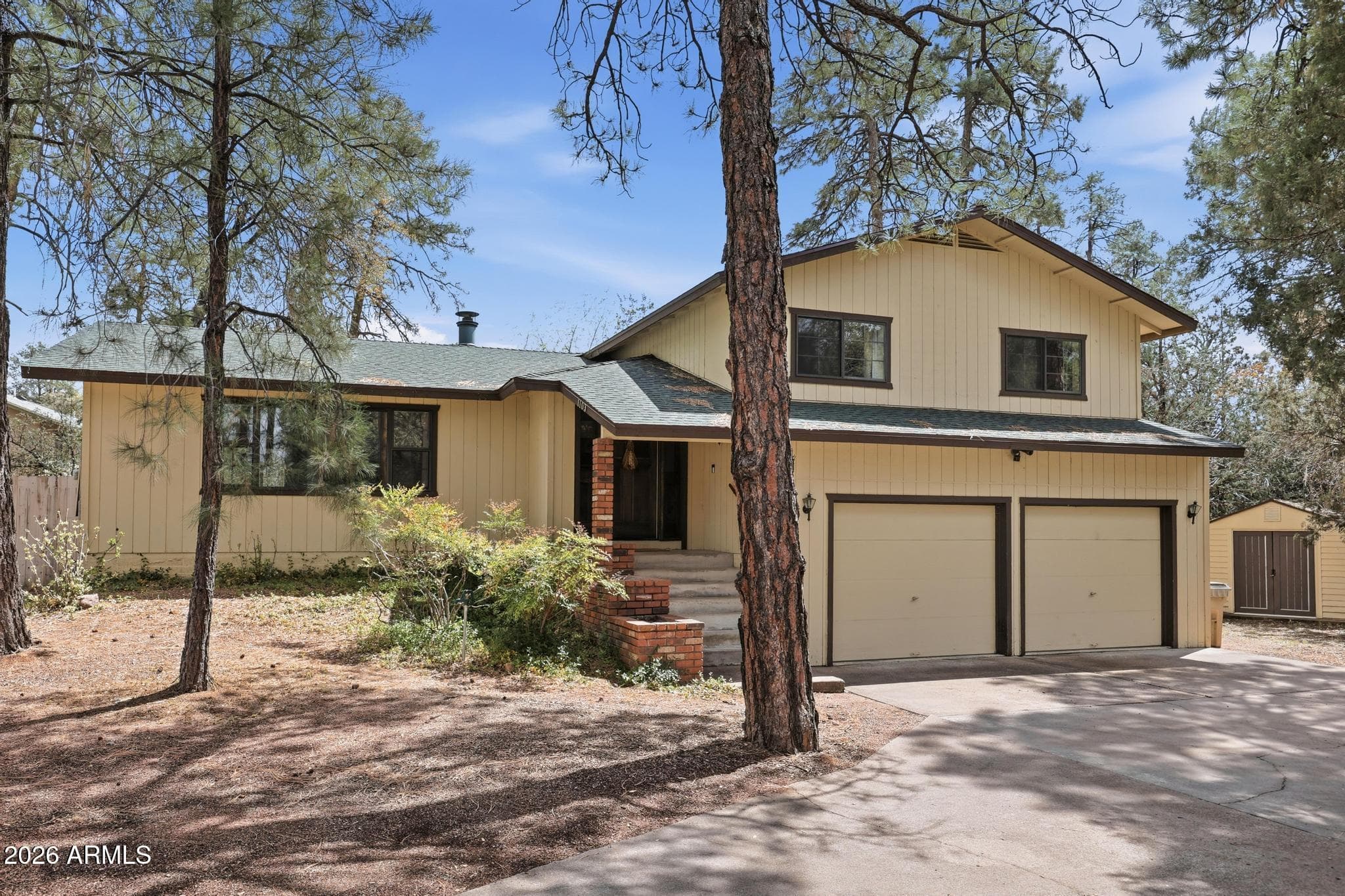 1103 E Pineview Circle — photo 1