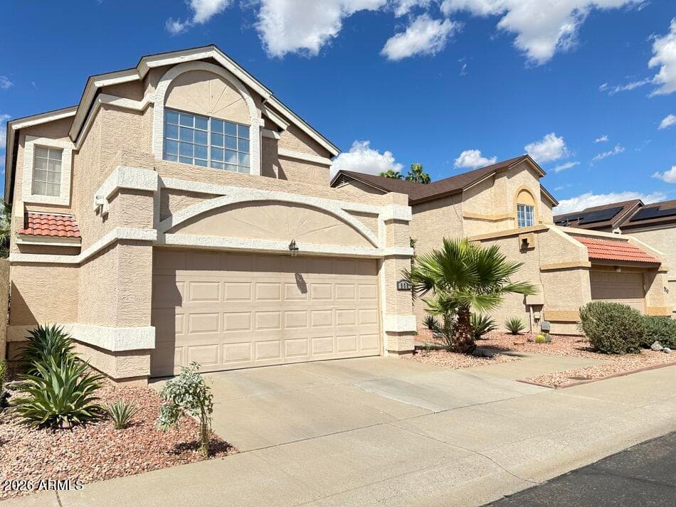 506 E Kerry Ln — photo 2