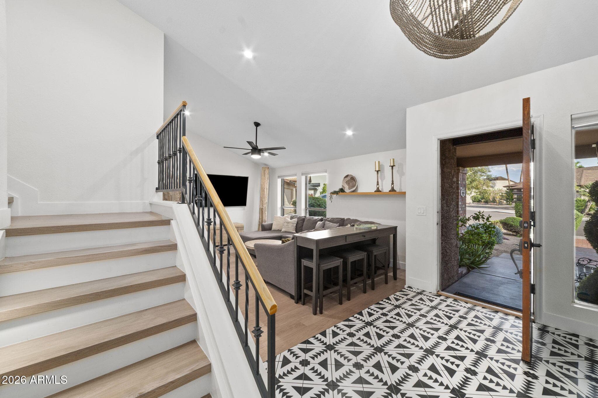 6402 E Beverly Ln — photo 1