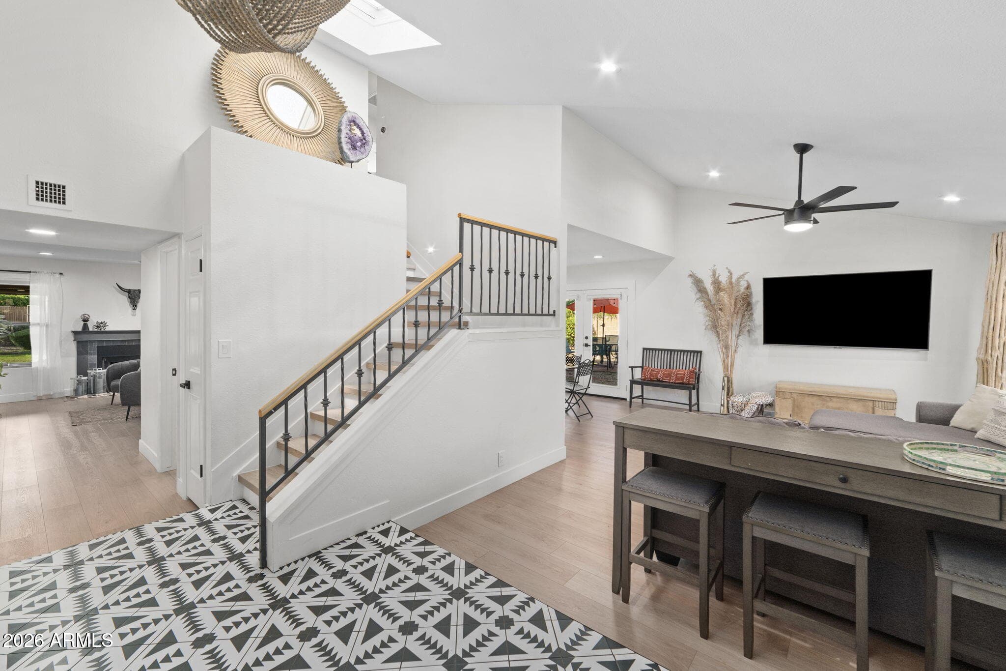 6402 E Beverly Ln — photo 2