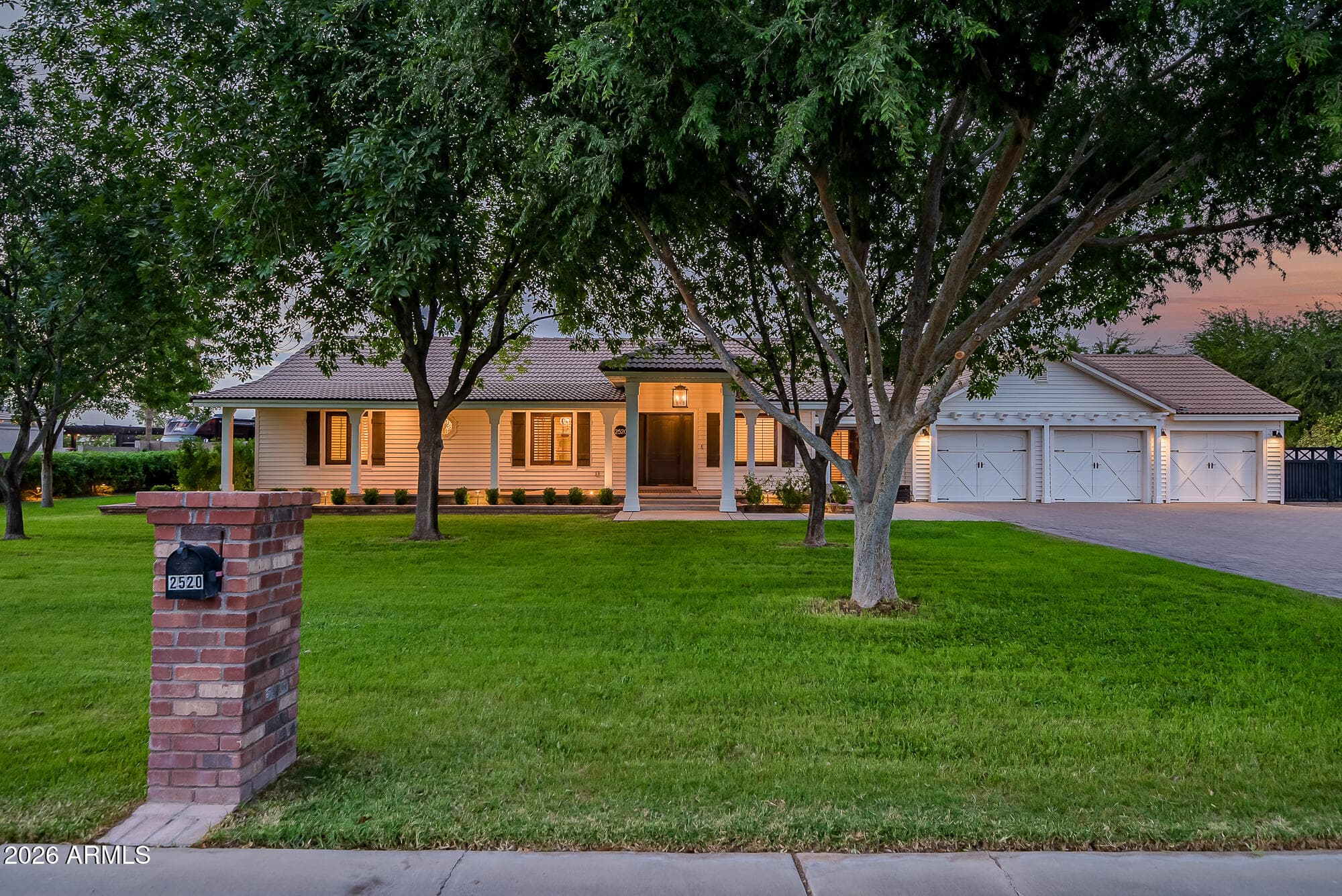2520 E Winchester Dr — photo 1