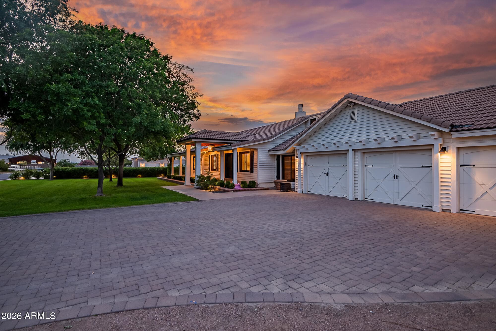 2520 E Winchester Dr — photo 2